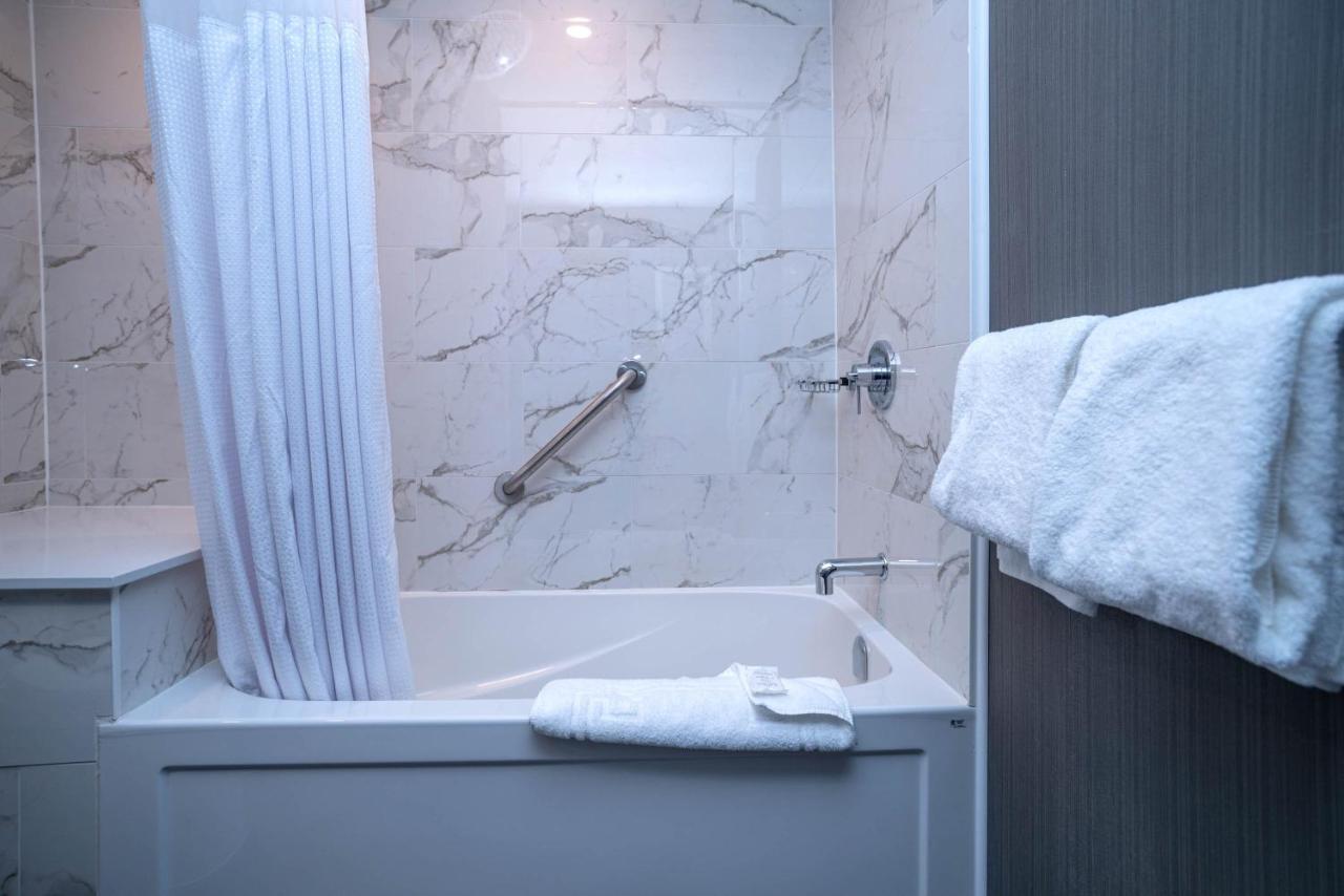 Sandman Signature Ottawa Airport Hotel 外观 照片